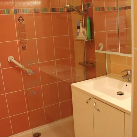 Face Lagune Superbe De Plain Pied Avec Parking - 6baie12